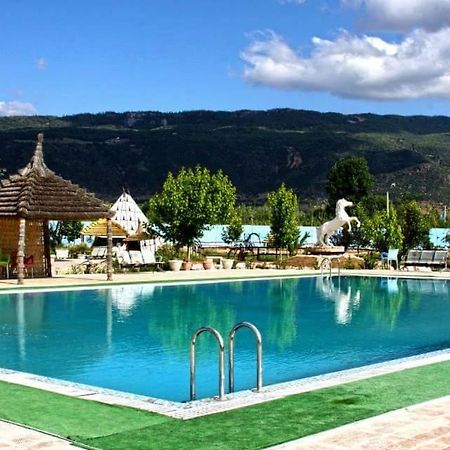 Le Vallon Vert - Club Equestre Azrou Buitenkant foto
