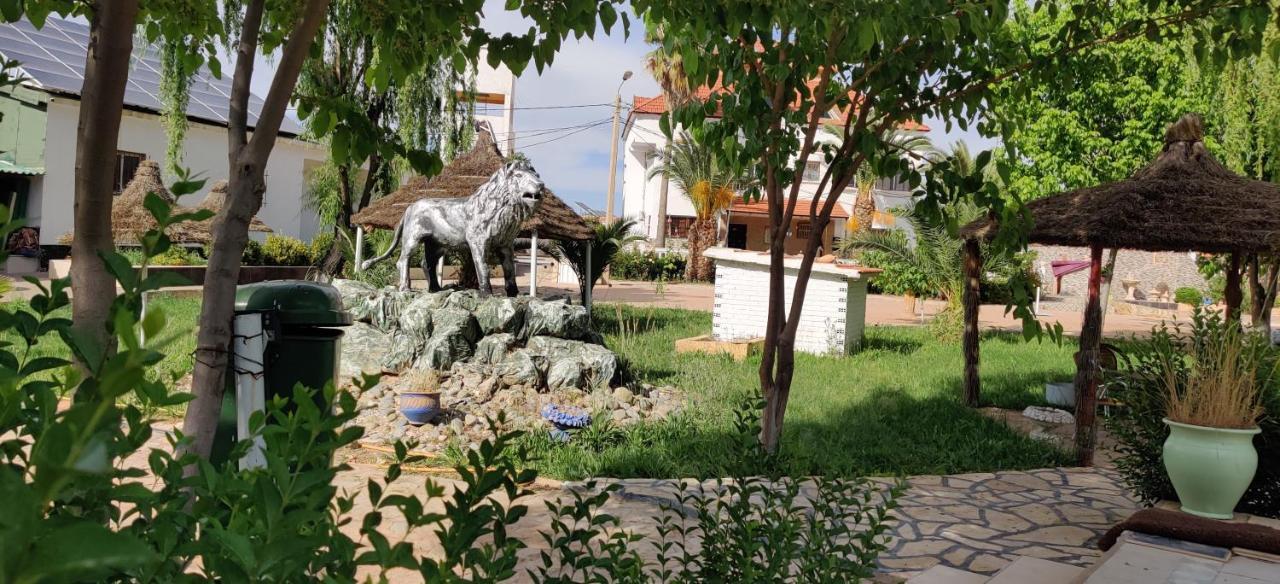 Le Vallon Vert - Club Equestre Azrou Buitenkant foto